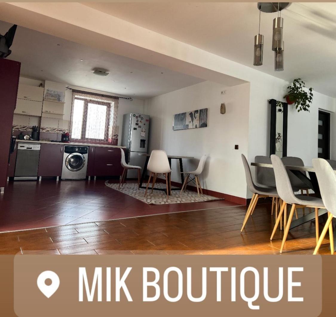 Vila Mik Guesthouse Săcele Eksteriør bilde
